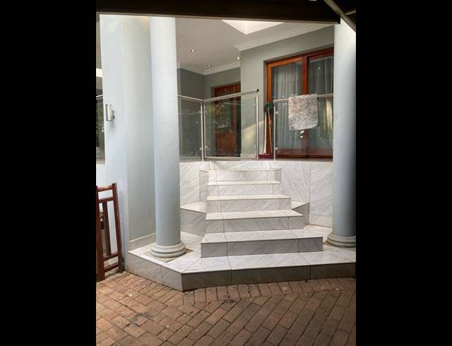 3 BEDROOM HOUSE FOR SALE IN KENSINGTON